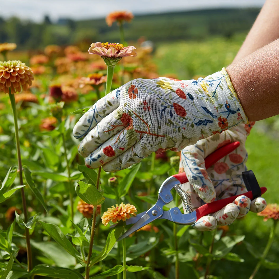 Womanswork Garden of Paradise Nitrile Weeder Gloves 3 Womanswork Garden of Paradise Nitrile Weeder Gloves